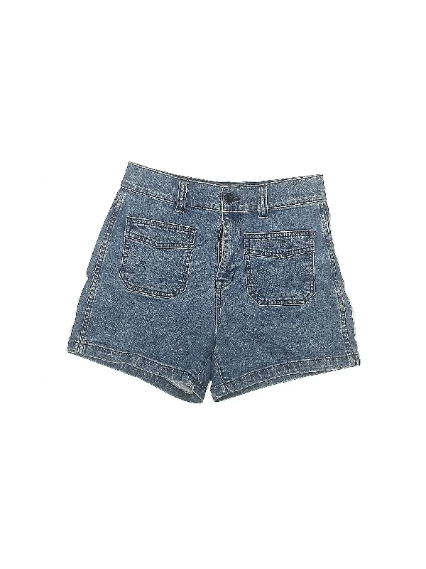 Mid-Rise Denim Shorts in Medium Wash