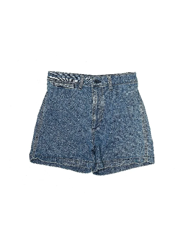 Mid-Rise Denim Shorts in Medium Wash